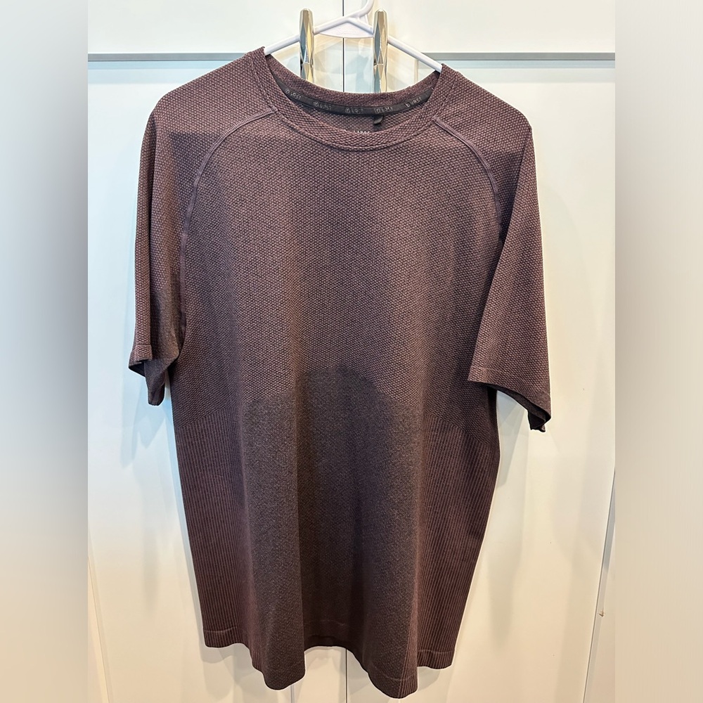 VRST men’s shirt (Dick’ Sporting Goods)